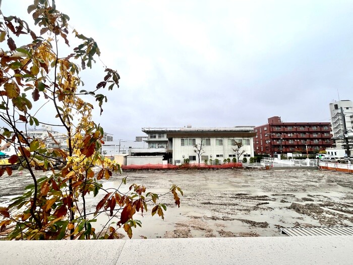 物件内観写真16　(室内からの展望)