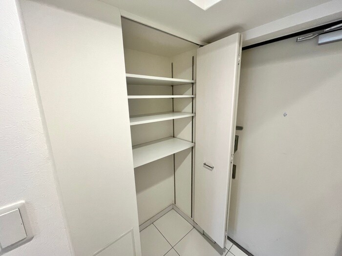 物件内観写真18　(靴箱)