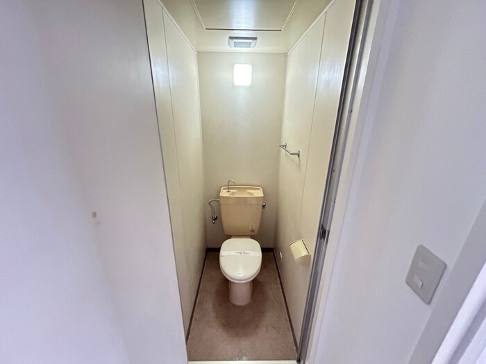 物件内観写真12　(トイレ)