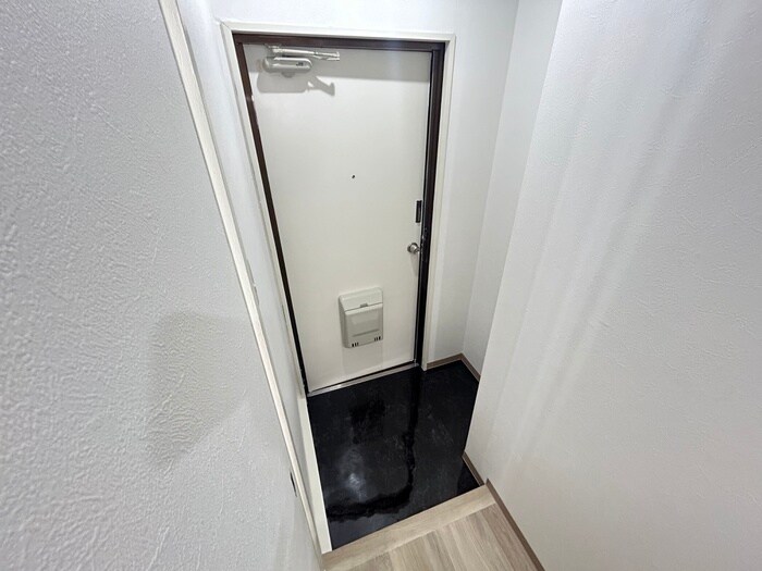 物件内観写真15　(玄関)