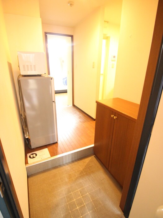 物件内観写真7　(玄関)