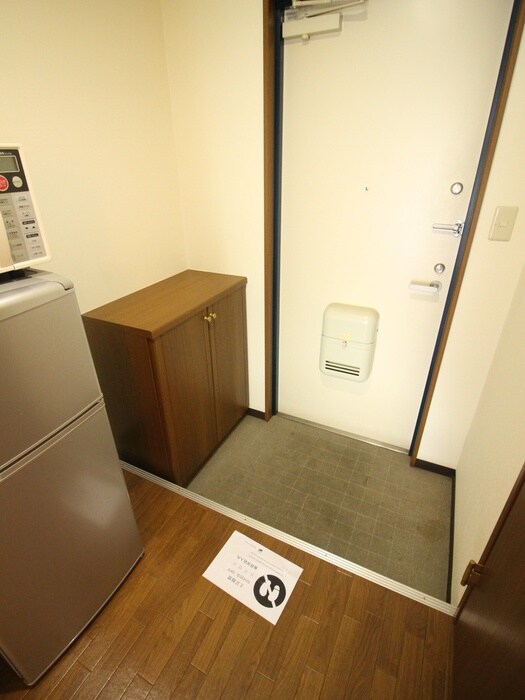 物件内観写真7　(玄関)