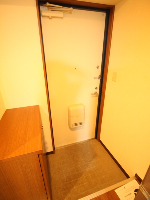 物件内観写真8　(玄関)