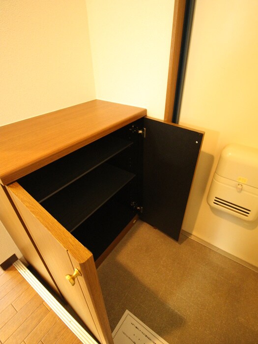 物件内観写真8　(靴箱)