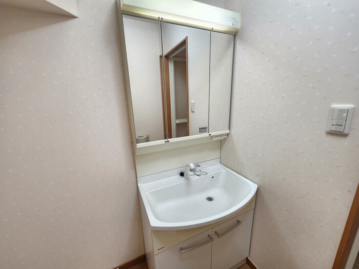 物件内観写真9　(洗面)