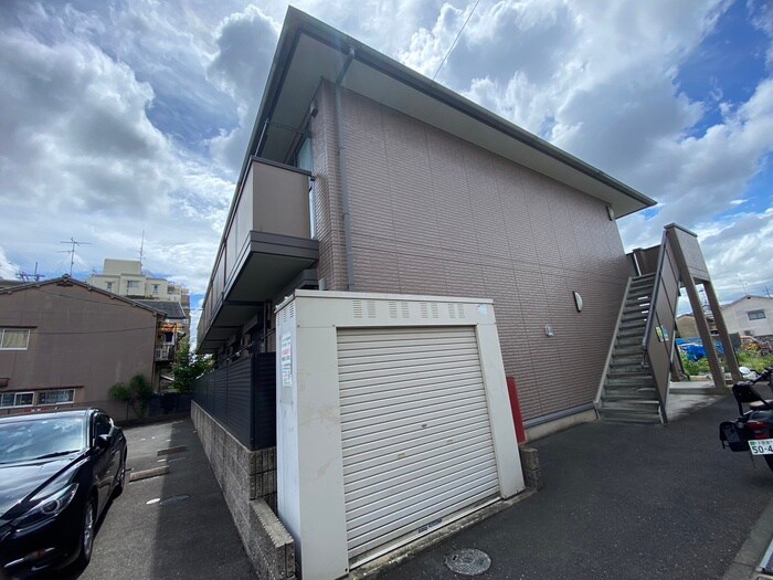 物件外観写真3　(エントランス部分)