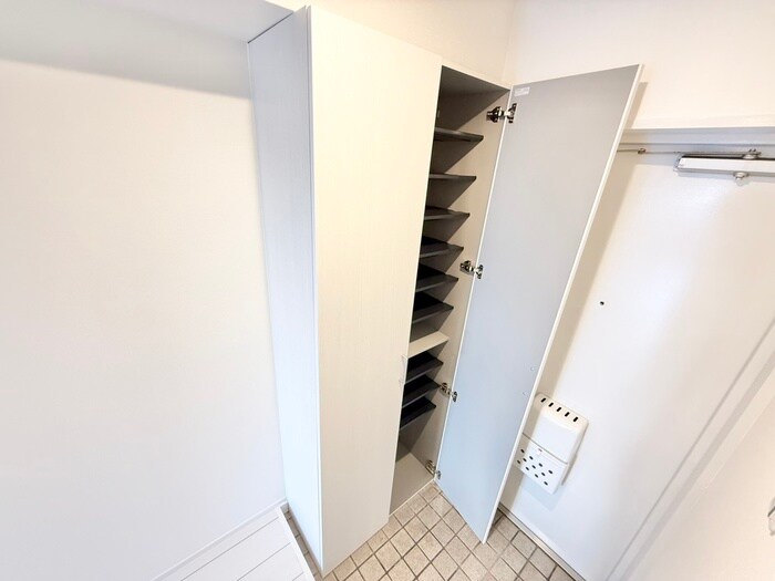 物件内観写真18　(靴箱)