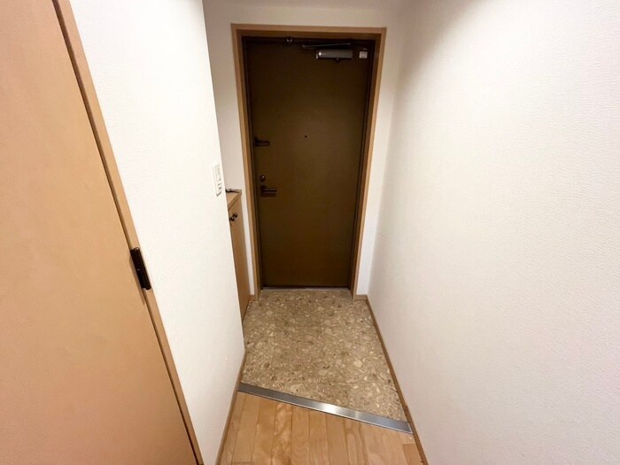 物件内観写真17　(玄関)