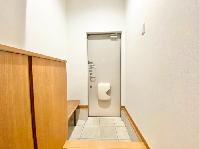 物件内観写真15　(玄関)