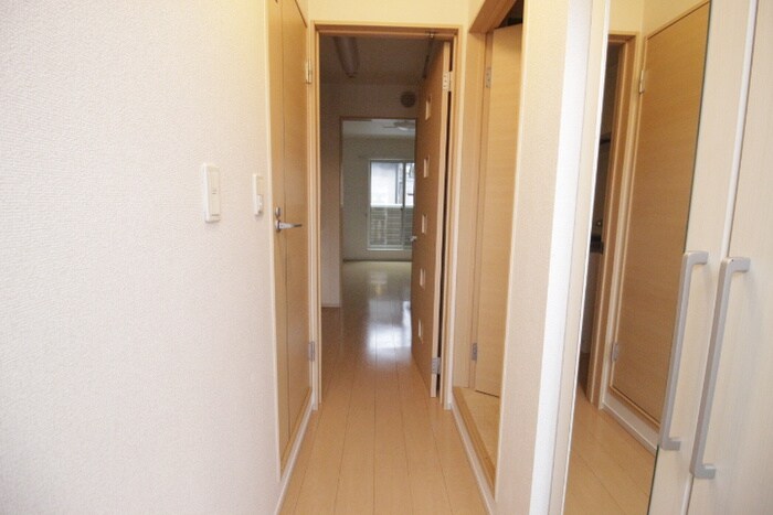 物件内観写真16　(廊下)