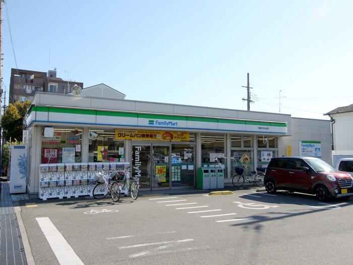 ファミリーマート箕面市役所前店