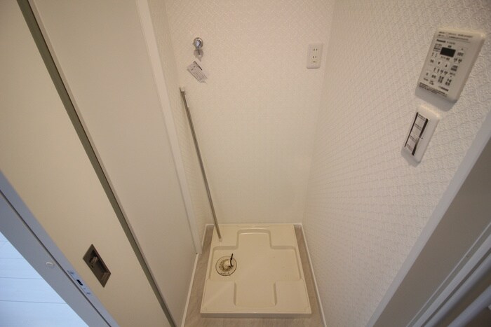 物件内観写真10　(洗濯機置場)