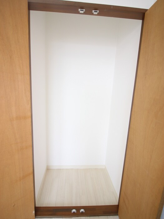 物件内観写真12　(収納)