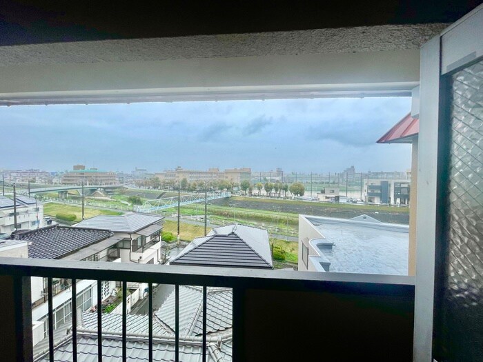 物件内観写真17　(室内からの展望)