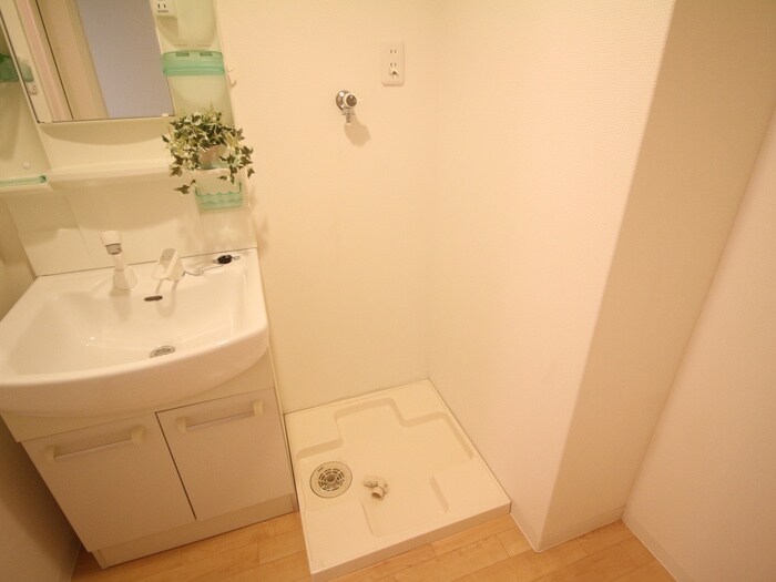 物件内観写真11　(洗濯機置場)