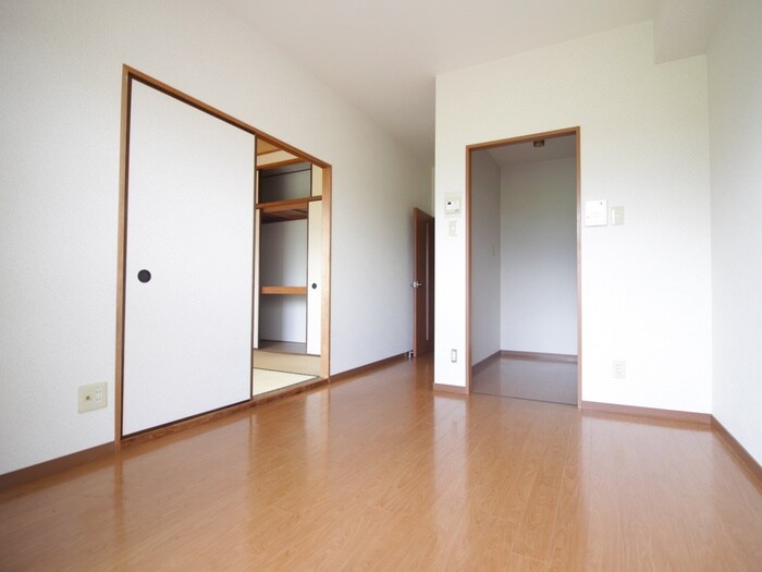 物件内観写真9　(居室)