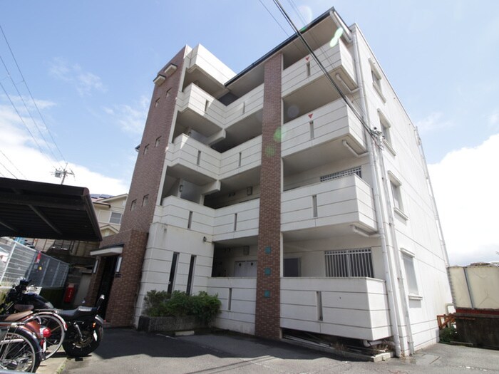 物件外観写真6　(エントランス部分)