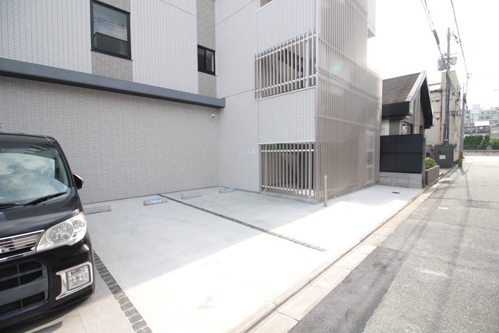 物件外観写真6　(駐車場)