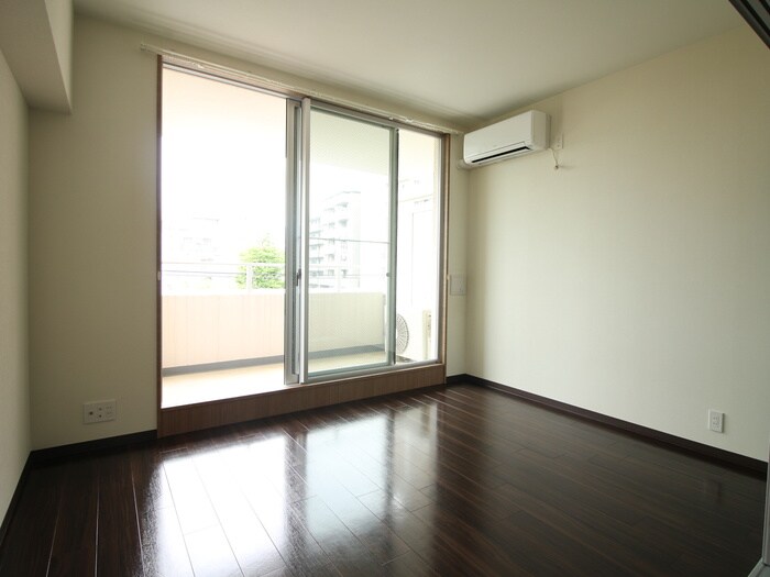 物件内観写真5　(居室)