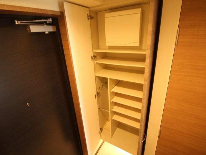 物件内観写真12　(靴箱)