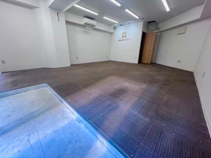 物件内観写真17　(廊下)