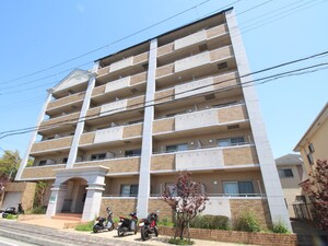 グランエスポワ－ル外観写真