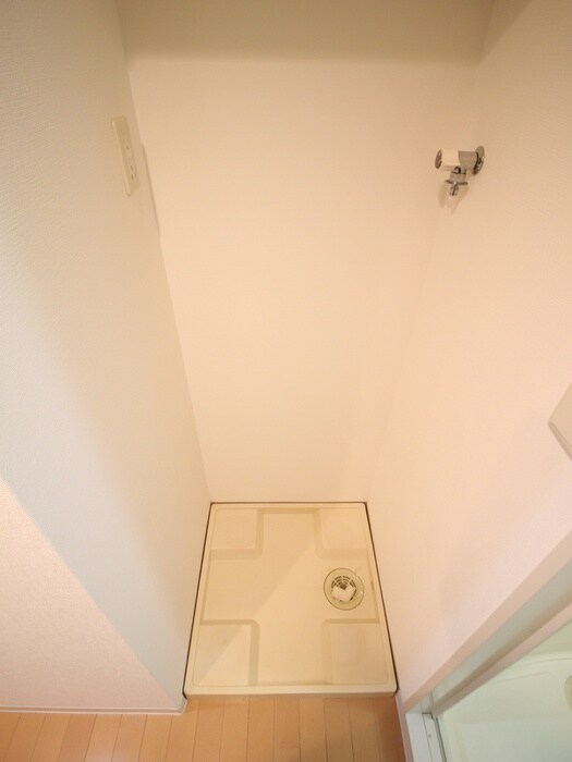 物件内観写真10　(洗濯機置場)