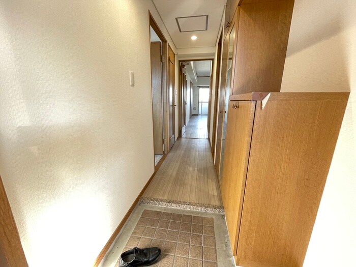物件内観写真7　(玄関)