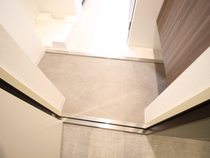 物件内観写真18　(玄関)