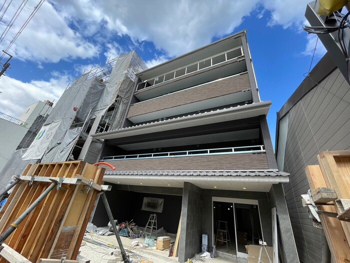 物件外観写真1　(建築中)