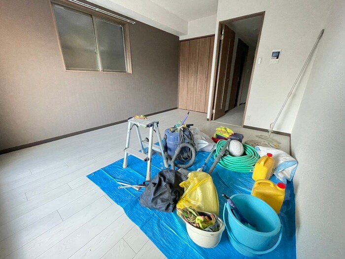 物件内観写真6　(室内からの展望)