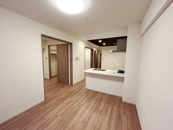 物件内観写真2　(居室)