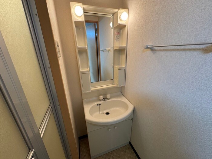 物件内観写真8　(洗面)