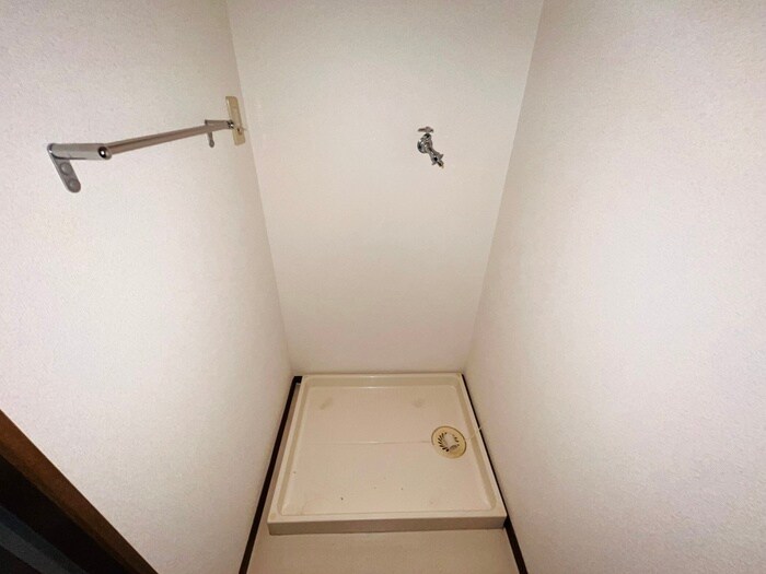 物件内観写真14　(洗濯機置場)