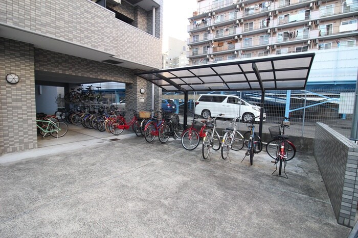 物件外観写真4　(駐輪場)