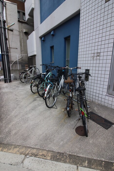 物件外観写真5　(駐輪場)