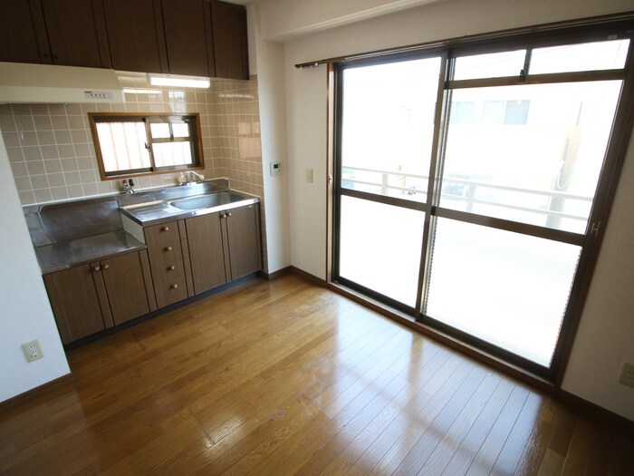 物件内観写真10　(居室)