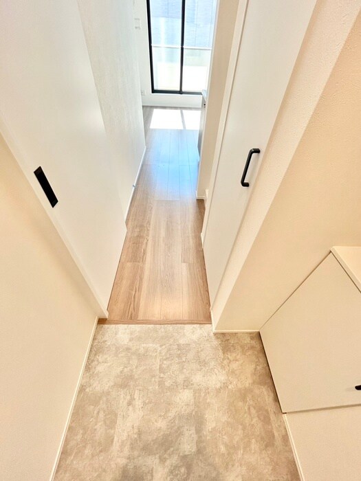 物件内観写真14　(玄関)