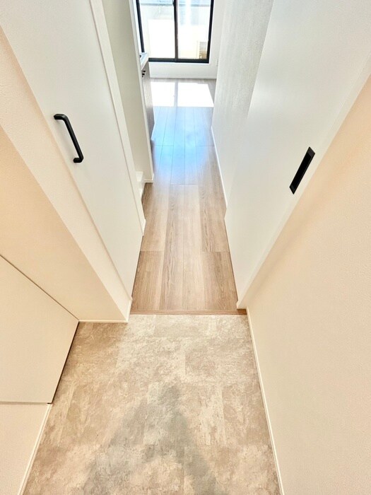 物件内観写真14　(玄関)