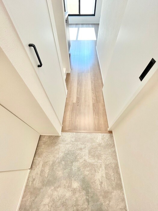 物件内観写真14　(玄関)