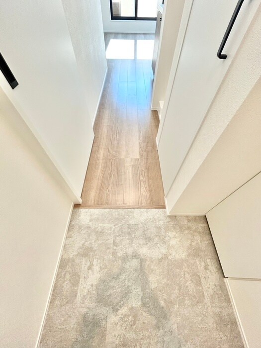 物件内観写真14　(玄関)