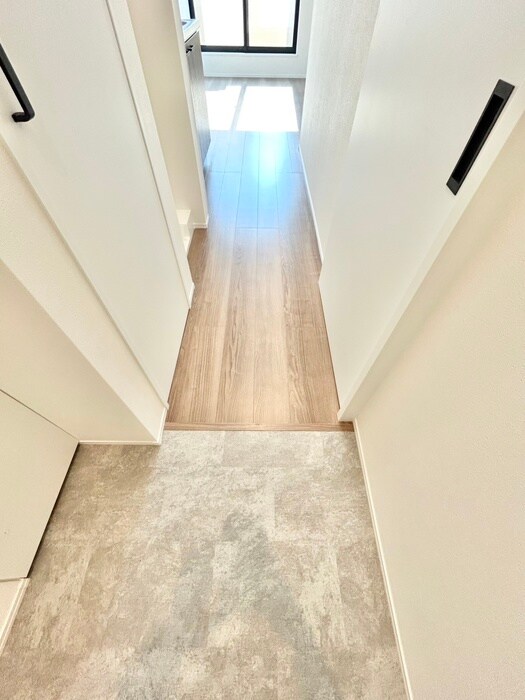 物件内観写真14　(玄関)