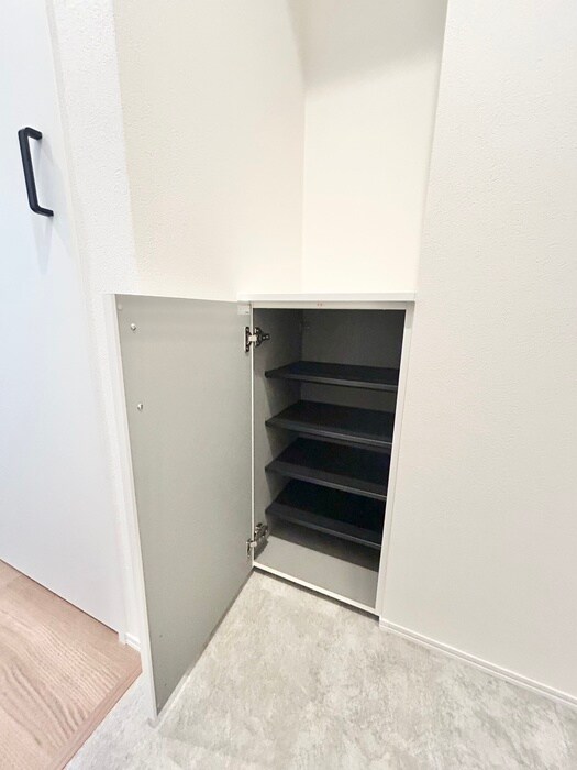 物件内観写真15　(靴箱)