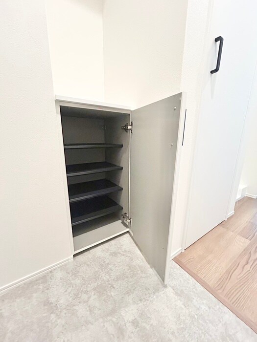 物件内観写真15　(靴箱)