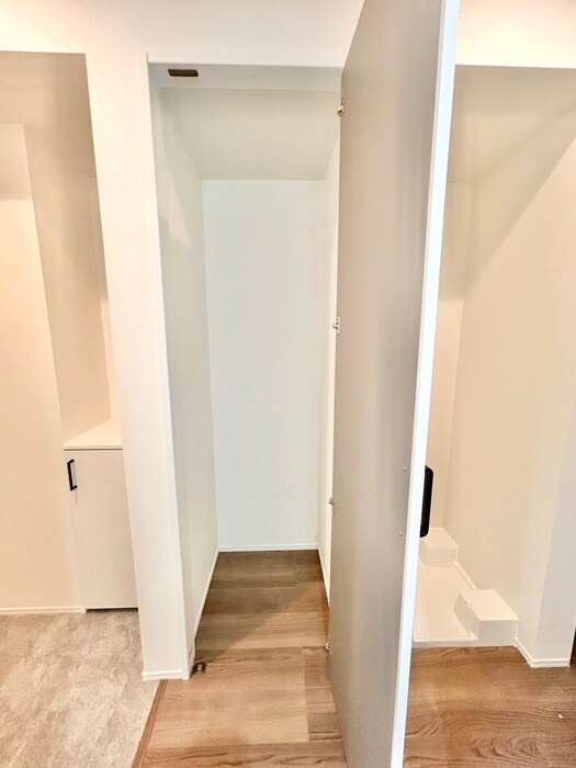 物件内観写真18　(収納)