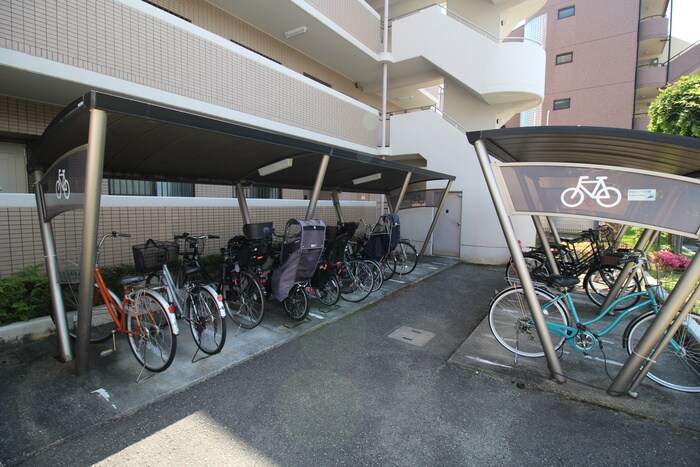 物件外観写真5　(駐輪場)
