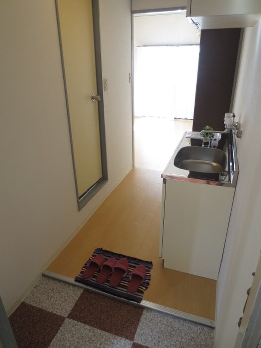 物件内観写真12　(玄関)