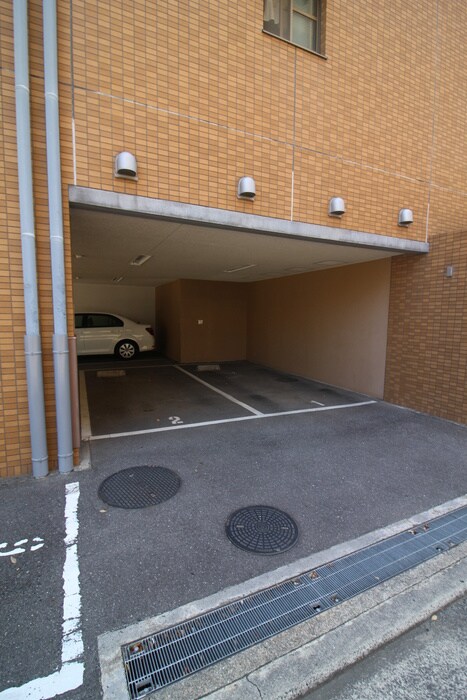 物件外観写真4　(駐車場)