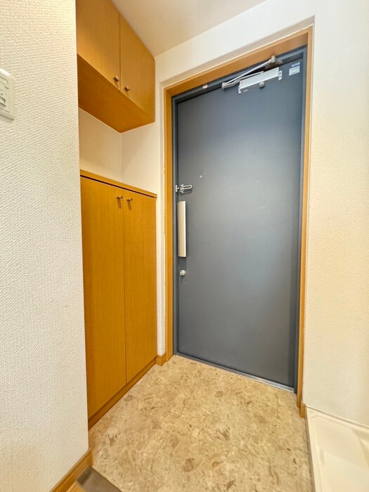 物件内観写真13　(玄関)