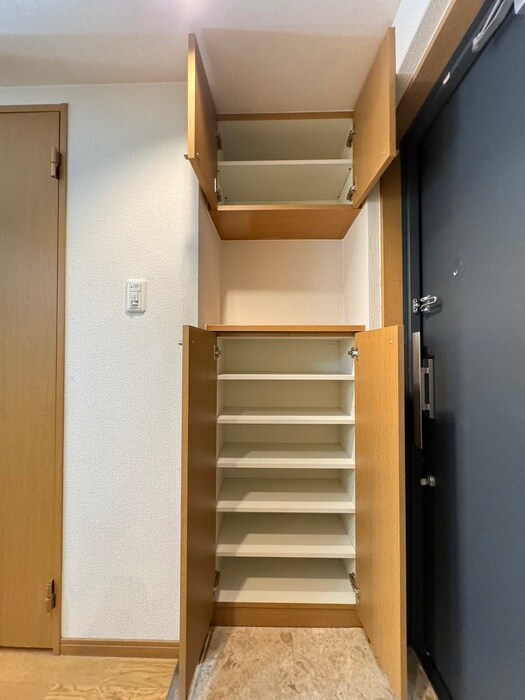 物件内観写真14　(靴箱)